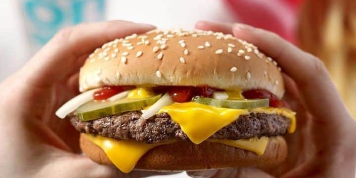 McDonald’s fait super plaisir à ses fans avec ses burgers pas chers !